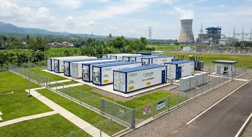 Instalasi bank genset sinkron paralel 3x 5.000 kVA (15 MVA total peak) dengan modul AMF terintegrasi pada kawasan industri manufaktur otomotif Cikarang.